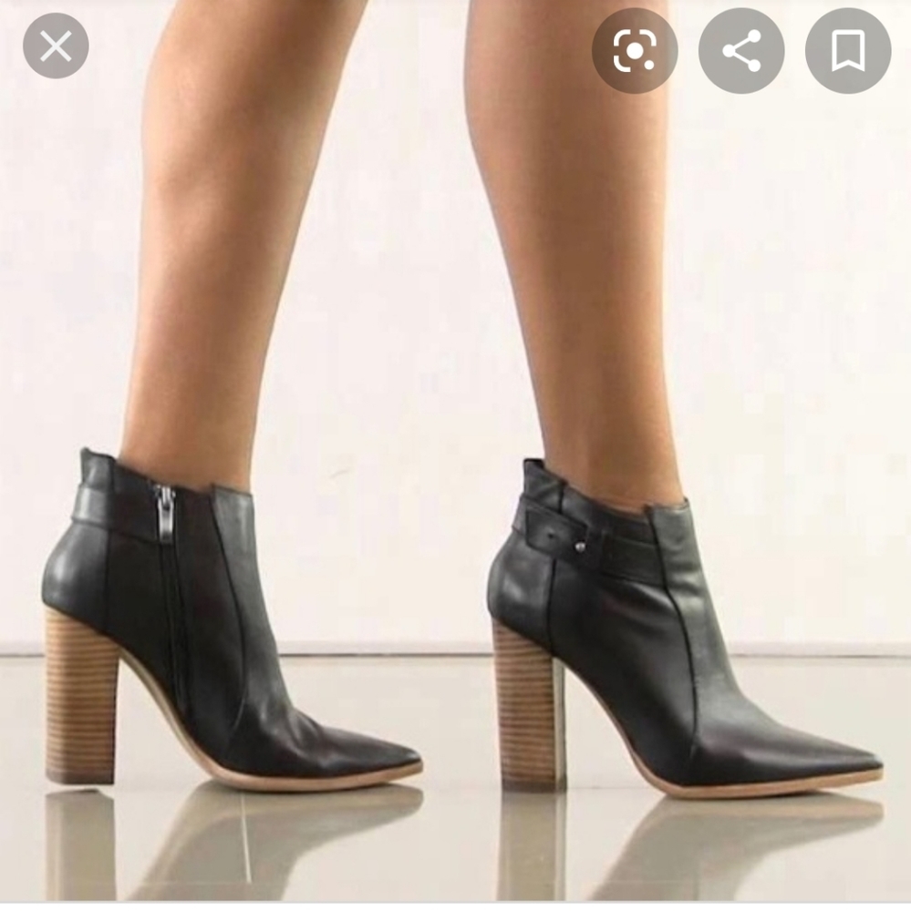 Steve Madden Klick Leather Bootie 10b